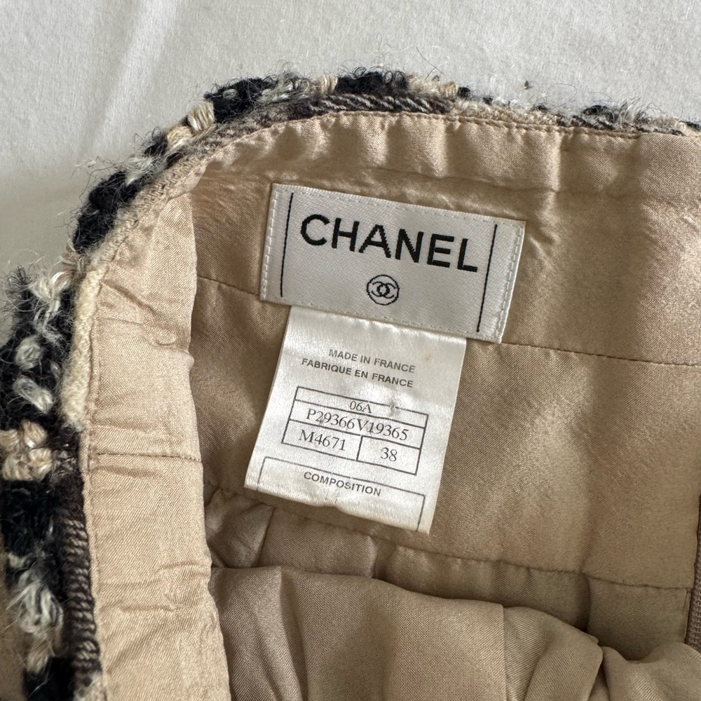 Authentic Rare Chanel Plaid Black and Cream Women's Skirt 38 - Picture 4 of 4